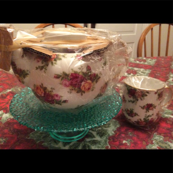 Royal Albert Old Country Roses Afternoon Tea - Picture 6 of 8